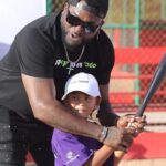 David Ortiz Instagram - Yesterday I got to see all the big smiles from the boys and girls at @bgclaharbor with my friends from @loandepot who are renovating three ball fields so kids can play the game I love... It was an honor to play with these kids and let me tell you these kid can play!! The future looks bright 😎🙌🏿