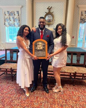 David Ortiz Instagram - amazing weekend in Cooperstown feeling so honored and blessed. Thank you to my family and all the fans for showing so much love couldnt do it without yall ❤️🙌🙌