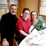 David Walliams Instagram - A blundeful afternoon tea @fortnums with THE BLUNDERS competition winners.