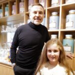 David Walliams Instagram - A blundeful afternoon tea @fortnums with THE BLUNDERS competition winners.