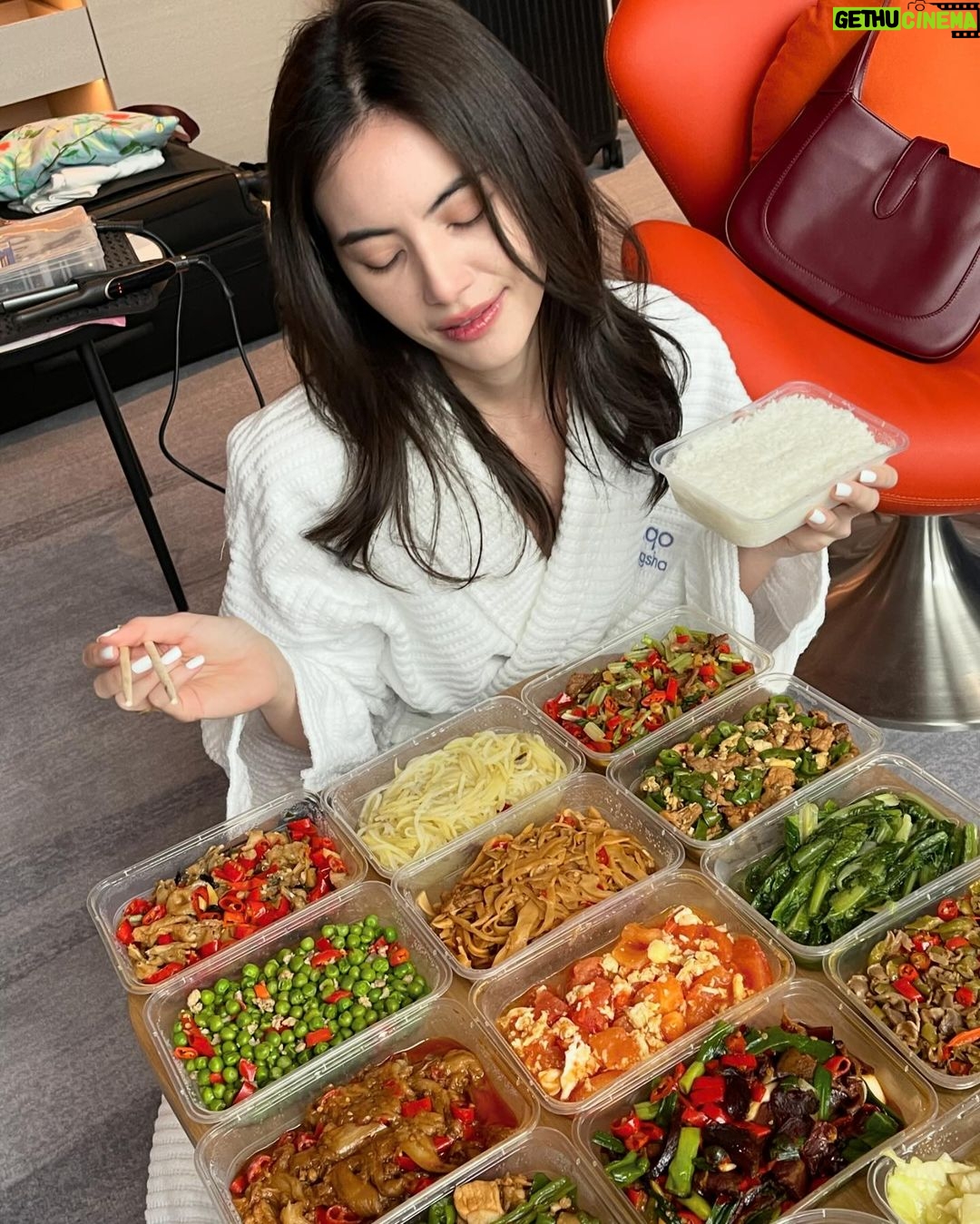 Davika Hoorne Instagram - So happy to be here ❤️China เมื่องที่อยู่ดีมากเลยคนน่ารักมากอาหารอร่อยสุดๆกลับไปนํ้าหนักขึ้นแน่นอน 😆