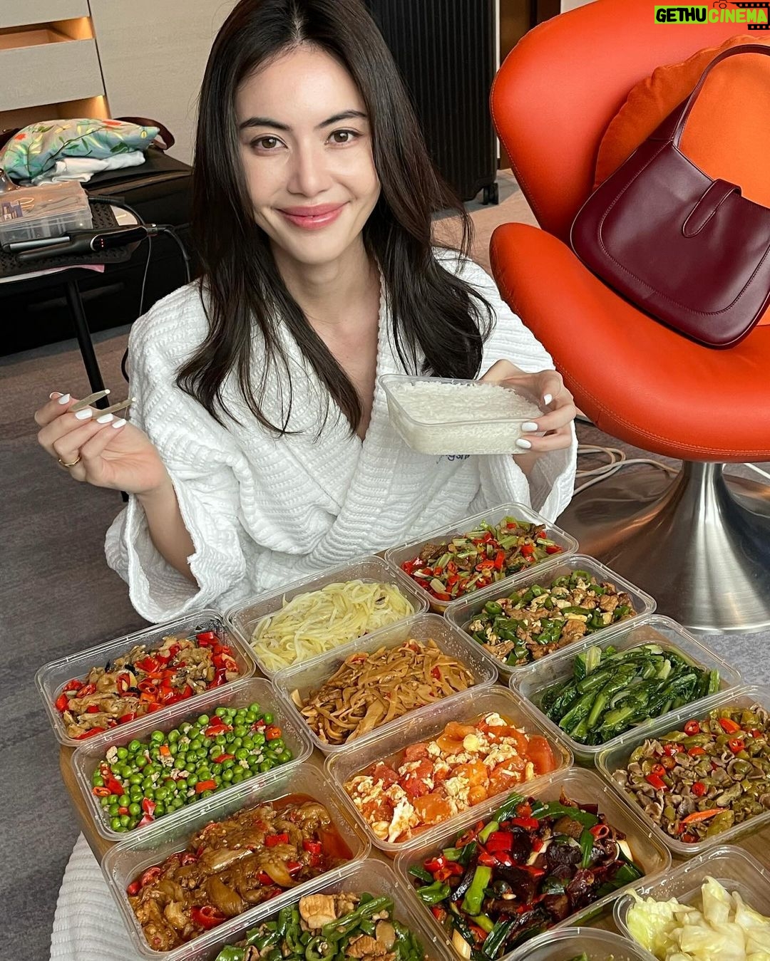 Davika Hoorne Instagram - So happy to be here ❤️China เมื่องที่อยู่ดีมากเลยคนน่ารักมากอาหารอร่อยสุดๆกลับไปนํ้าหนักขึ้นแน่นอน 😆