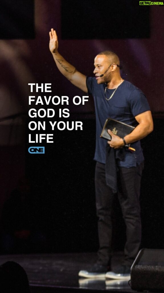 DeVon Franklin Instagram - You’re not seeing this by mistake! God’s grace and favor is on YOUR life… There’s nothing you can do about it expect to embrace it 💯🎯 We will see you at ACTIVATE tonight online. It’s a Word you don’t want to miss! Online ⌚️5PM + 8PM PST  📺YouTube, Facebook and one.online ONE A Potter’s House Church