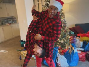 DeVon Franklin Instagram - Merry Christmas from my family to yours 🎄🎁💯I pray you had a blessed day! #christmas