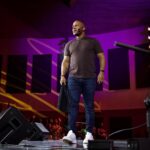 DeVon Franklin Instagram - “The greatest battle we fight is between our ears” 🤯🎯 if you have been allowing the wrong people into your space, this is your sign to let them go. We pray that God would bring the right people into your life that can speak to the highest version of you. If you are committed to taking authority over your mind comment “AMEN” ⬇️⬇️⬇️ #DeVonFranklin #OneChurchLA #wordfromGod #GodsPurpose #ToureRoberts #SarahJakesRoberts #LosAngelesChurch
