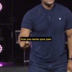 DeVon Franklin Instagram - Be careful with how you nurse your pain, if you’re taking in things that alter your perception you may miss what God is trying to do! A sound mind makes sound decisions. Tap the link in my stories to watch the full #OneofOne: Shoot Your Shot (Part 4) Sermon!⛹🏽💥 #WednesdayWord