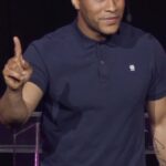 DeVon Franklin Instagram - There is no cure for singleness because it’s not a disease! Tap the link in my stories to watch the full #OneOfOne: The Truth About Being Single Sermon!🙏🏾🔥 #WednesdayWord