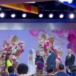 DeVon Franklin Instagram - Back in New York for the 2nd #GMA3WeddingInAWeek I’ll be officiating! AJ proposed to Tiffani on Monday and in 1 WEEK planned their wedding! It’s truly an honor to be a part of their special moment and I pray that God blesses your marriage abundantly🙏🏽🤍 WOW! Would y’all get married in a week? On TV? I’m trying to see something… New York, New York