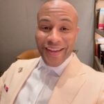 DeVon Franklin Instagram - Just wrapped up a segment on @abcgma3 where I give marriage advice to a beautiful couple that’s about to get married. Now some (not the the majority) of folks feel like I have no business speaking on marriage since my marriage didn’t work the way it was intended. However, when things don’t work out it can actually qualify us even more to speak on what does work. Thomas Edison tried 2000 different materials in search of a filament for the light bulb. His assistant got upset because of all their failures and said “All our work is in vain. We have learned nothing.” However, Edison saw it differently, he said “Oh, we have come a long way and have learned a lot. We now know there are two thousand elements which we cannot use to make a good lightbulb.” We all have gone through challenges and “failures” and I’ve learned that our greatest “failures” can be our greatest teachers. And learning what doesn’t work is as valuable as learning what does. Remember that ALL things work together for your good!