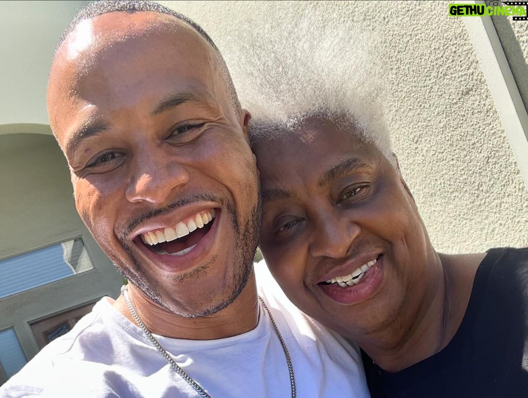 DeVon Franklin Instagram - Happy International Women’s Day to all women!💐🤍
If it wasn’t for the women that raised me I don’t know where I’d be! 🙏🏽 Can you relate?
I’m so grateful for the love, support and wisdom I’ve experienced from them on this side of Heaven. Thank you to my mother, Paulette and great aunts: Aunt Nuna, Aunt Ida, Aunt Enis, Aunt Donna and Aunt Sondra!
I know you’ve heard the African proverb, “it takes a village to raise a child,” I acknowledge all women when I say IT TAKES A WOMAN, and that’s why it’s the title of the @Audible Original we created to share GENERATIONS of wisdom with YOU. You not only hear my voice, but the voices of my great aunts and my mother.
Tap the link in my bio to starting listening today and share it with the trailblazing women in your life! #ITTAKESAWOMAN