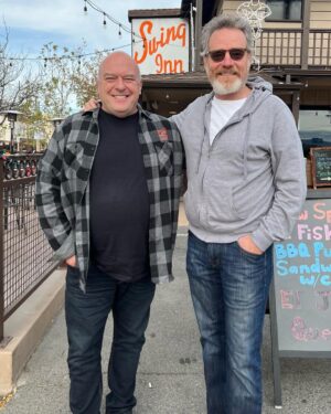 Dean Norris Instagram - Look who stopped by the Swing Inn today. @breakingbad @swinginncafe