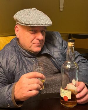 Dean Norris Instagram - 44 year old Scotch in #edinburgh