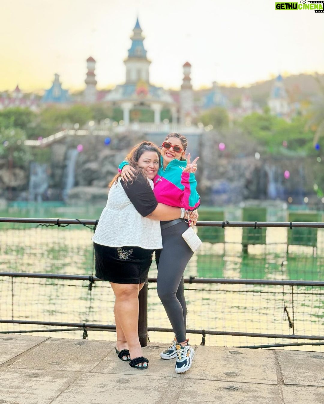 Debina Bonnerjee Instagram - Two days filled with exciting rides and relaxing moments!!! Our perfect holiday getaway â¨đĽ° Thank you team @novotel_imagicaa and @imagicaaworld we had a blast đâ¤ď¸ . . . #imagica #novotel #holiday #debinadecodes