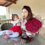 Debina Bonnerjee Instagram - They say unplug from time to time, so I took a bunch of my lovelies to unplug and celebrate life 🥰❤️🧿 Thank you team @saffronstays for the best stay, Mograa Laffaire Villa is going to definitely be my favourite in Alibaug ✨ . . . #FamJam #Celebration #SaffronStays