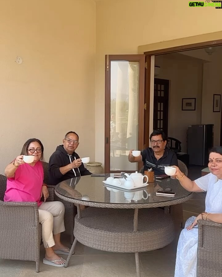 Debina Bonnerjee Instagram - They say unplug from time to time, so I took a bunch of my lovelies to unplug and celebrate life 🥰❤️🧿 Thank you team @saffronstays for the best stay, Mograa Laffaire Villa is going to definitely be my favourite in Alibaug ✨ . . . #FamJam #Celebration #SaffronStays