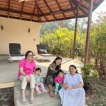 Debina Bonnerjee Instagram - They say unplug from time to time, so I took a bunch of my lovelies to unplug and celebrate life 🥰❤️🧿 Thank you team @saffronstays for the best stay, Mograa Laffaire Villa is going to definitely be my favourite in Alibaug ✨ . . . #FamJam #Celebration #SaffronStays