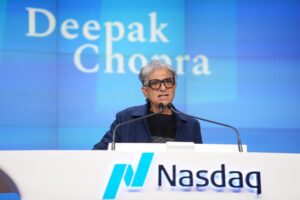 Deepak Chopra Instagram - Grateful to the @nasdaq team for inviting us to the closing bell ceremony in recognition of my latest book, Quantum Body. 🙏💕
