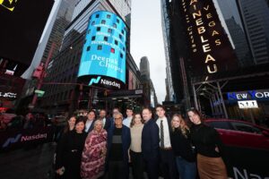 Deepak Chopra Instagram - Grateful to the @nasdaq team for inviting us to the closing bell ceremony in recognition of my latest book, Quantum Body. 🙏💕