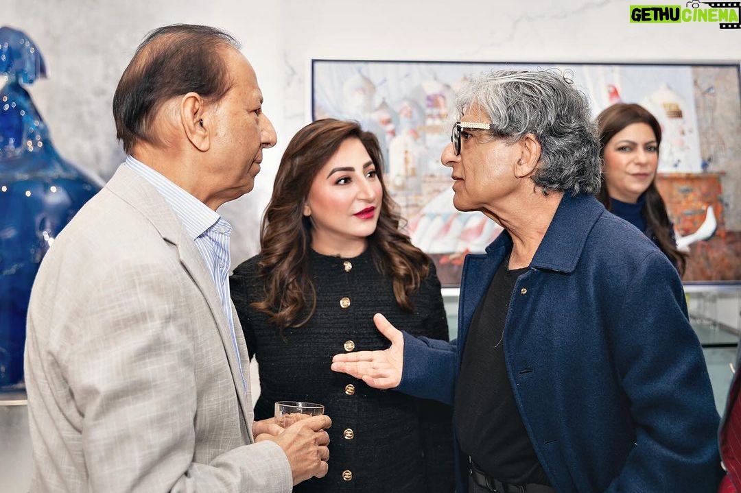 Deepak Chopra Instagram - Quantum Body - The new science of living, longer, healthier & more vital life. Grateful to @thesimaved for hosting @deepakchopra @poonacha in Dubai to share the work of the Chopra Foundation for raising public awareness & education for the latest advances in longevity/healthspan research. ππ½ #quantumbody #healthspan #longevity #healthspan @apparelgroupofficial