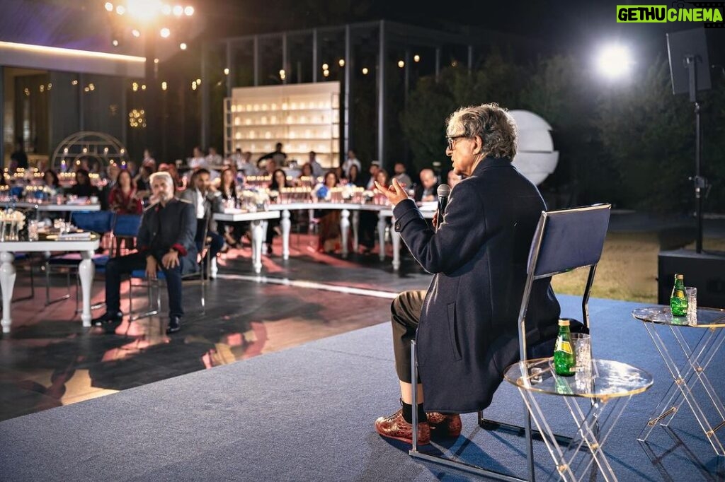 Deepak Chopra Instagram - Quantum Body - The new science of living, longer, healthier & more vital life. Grateful to @thesimaved for hosting @deepakchopra @poonacha in Dubai to share the work of the Chopra Foundation for raising public awareness & education for the latest advances in longevity/healthspan research. 🙏🏽 #quantumbody #healthspan #longevity #healthspan @apparelgroupofficial