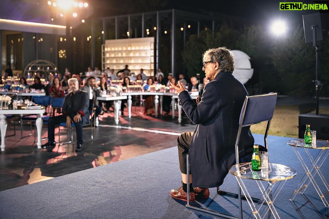 Deepak Chopra Instagram - Quantum Body - The new science of living, longer, healthier & more vital life. Grateful to @thesimaved for hosting @deepakchopra @poonacha in Dubai to share the work of the Chopra Foundation for raising public awareness & education for the latest advances in longevity/healthspan research. ππ½ #quantumbody #healthspan #longevity #healthspan @apparelgroupofficial