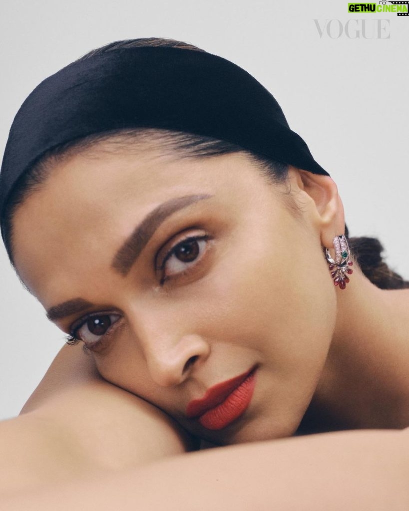 Deepika Padukone Instagram - Having been diagnosed with depression in 2014, #DeepikaPadukone has been vocal about her mental health journey as an advocate—in hopes of normalising and encouraging open conversations within her community. “It was the most painful thing I have gone through—not just for me, but also for my caregivers. Every day, it takes work to make sure that I don’t have a relapse and slip into it again,” shares the multi-hyphenate. Read the full cover story in the link in bio. #VogueSingapore’s January/February ‘Intentions’ issue will be out on newsstands from 11 January and is now available for preorder. Editor-in-chief: @monkiepoo Photographer: @jamestolic Stylist: @meghakapoor Make-up: @sandhyashekhar Hair: @yiannitsapatori Bookings editor: @gerhartsavio Fashion associate: @manglien Fashion assistants: @agnessolhall @initialsbab Production: @kitten_production Jewellery: @cartier Headband: @schiaparelli Story: @sushichan_