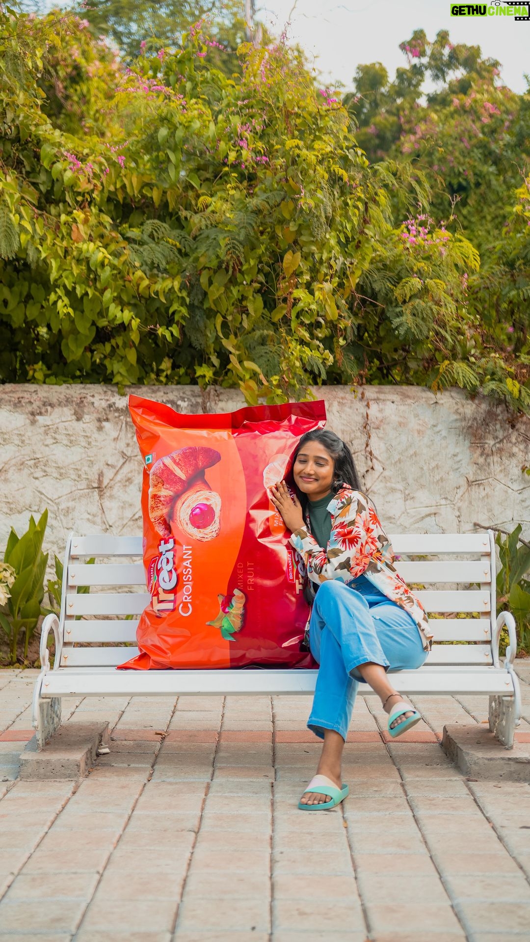 Deepika Venkatachalam Instagram - Three flavors, three best friends for your three moods! 😬 It’s time that you become friends with my best friends. May be Phoebe was right when she said, “Boyfriends and girlfriends, come and go, but this is for life!” 🤍 Get your hands on the Britannia treat crossaints and have a companion for every mood! 😍 #BritanniaTreatCrossiant #Ad #D Thanks to @kavitha_s_official for doing this and #Team @gambit.in and #TeamD for making all of this possible!