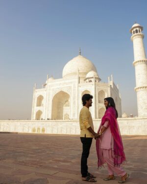 Deepika Venkatachalam Instagram - Life may not always seem like a fairytale, but every twist and turn would add a touch of magic and make you realize that “LIFE IS FULL OF SURPRISES AND MIRACLES” 🫶🏼 :’)

(people who watched the surprise video-🤫iykyk ) 

OH BTW !! The movie buff in us tried to recreate a movie poster 🙈 coz he said, “photo edu.. photo edu…” 
Can you guys guess which picture is that and which movie is it ? 💭⬇️
.

.
.
Wearing @sha_.label 
📸 : @keshu_hariharan @mukesh__dm 
.
#RnD #RnDwedding #Rvp #Deepika #TajMahalSurprise