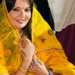 Deepshikha Nagpal Instagram - Too blessed to be stressed ❤️. . . #smile #goodmorning #happiness💕 #yellow #love #saree #beautiful iful