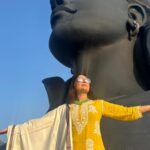 Deepshikha Nagpal Instagram - Believe in yourself, and find ways to express yourself, and find the discipline to keep growing. T. . . What do I say about adiyogi statue..!!!! Beautiful creation and positive energy. . Har Har Mahadev 🙏. . #adiyogi #blessed #happines 💕 #happiness💕 # @isha.foundation @adiyogi.official