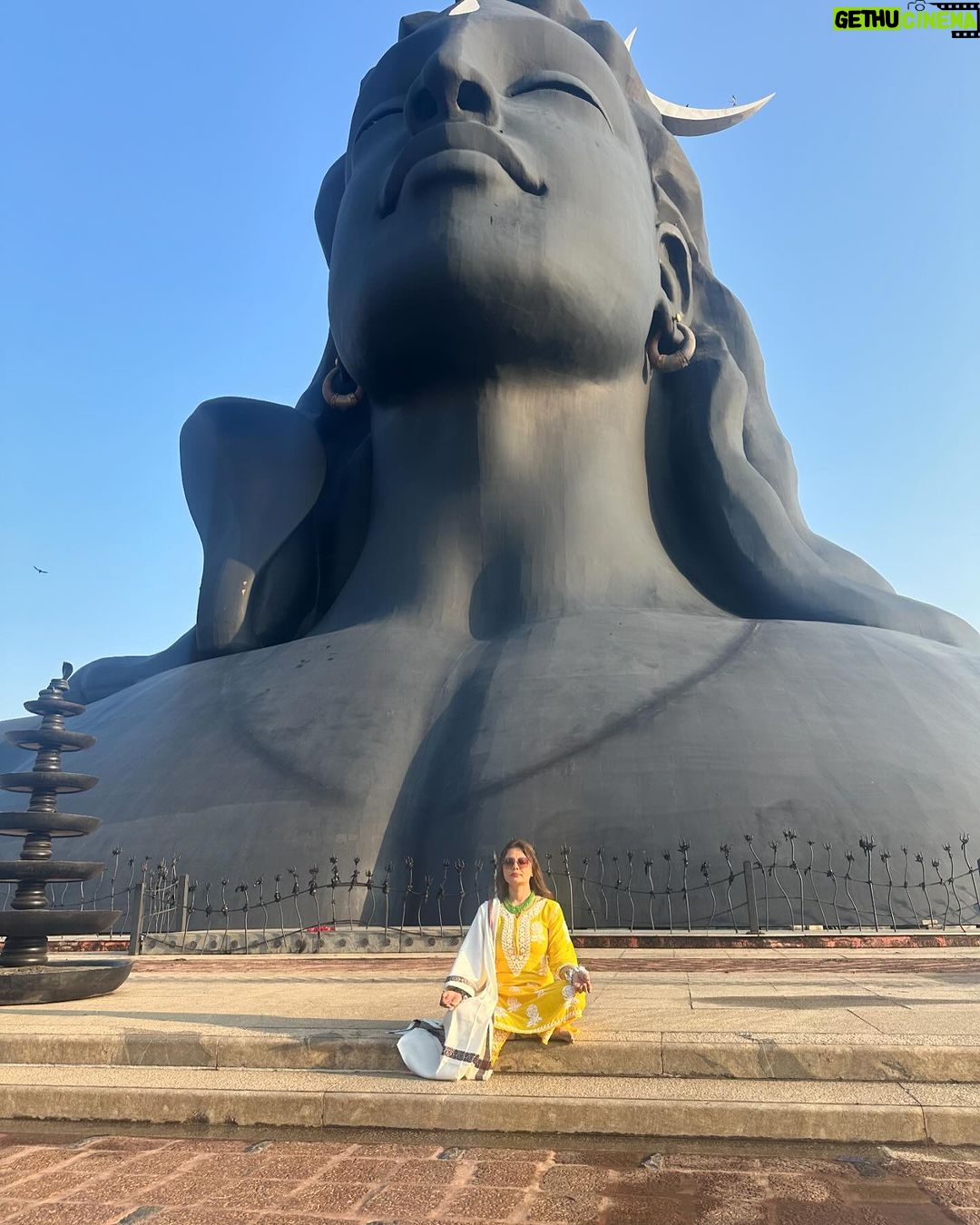 Deepshikha Nagpal Instagram - Embrace your inner strength and conquer the challenges that come your way. Har Har Mahadev!” . . . . #harharmahadev🙏 #shivay @isha.foundation @consciousplanet #blessed