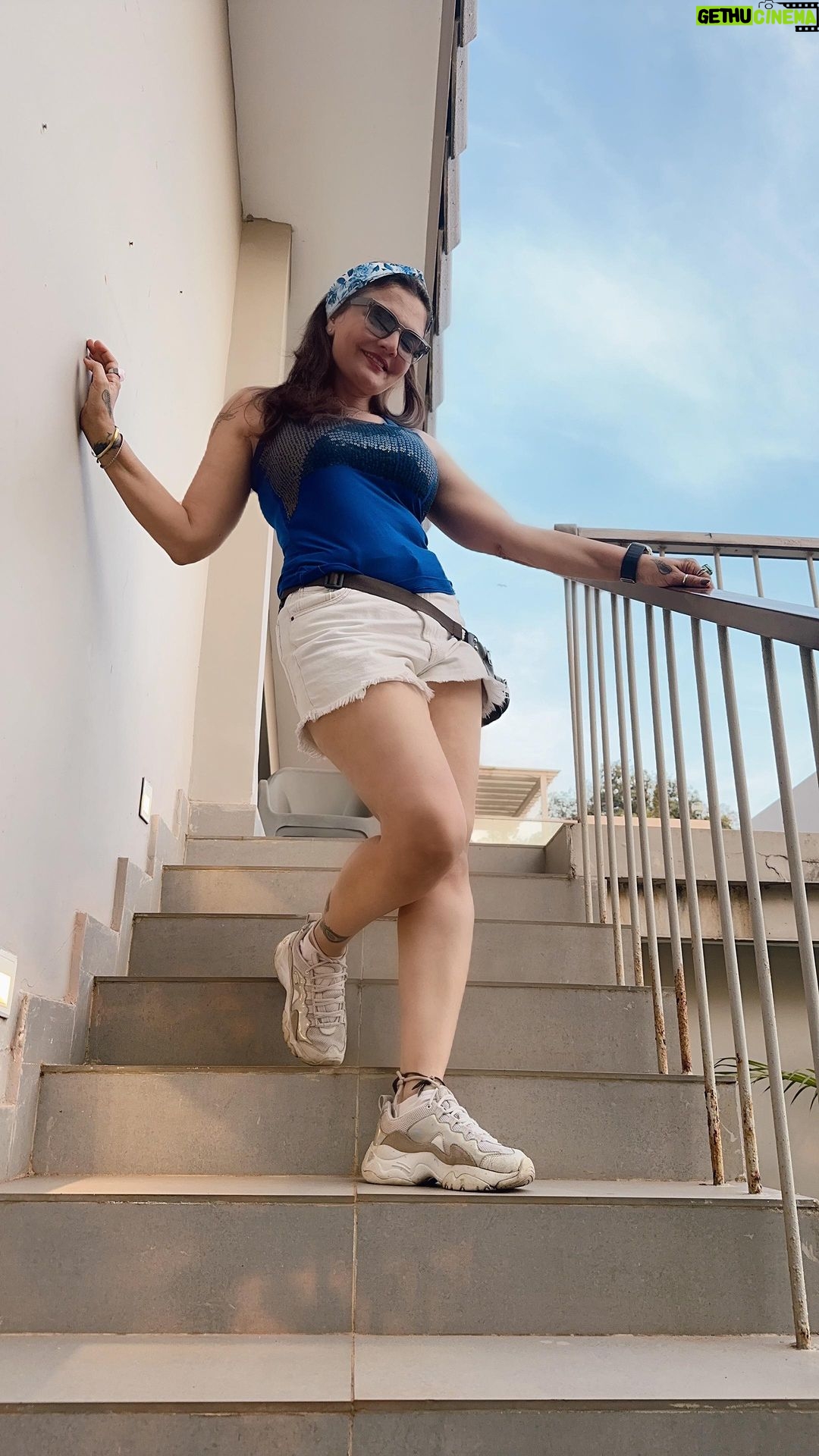 Deepshikha Nagpal Instagram - Surround yourself with people who fight for you in rooms you’re not in.. . . #goodmorning #happiness💕 #fun #love #blessed #keepsmiling #goadiaries #loveyourself