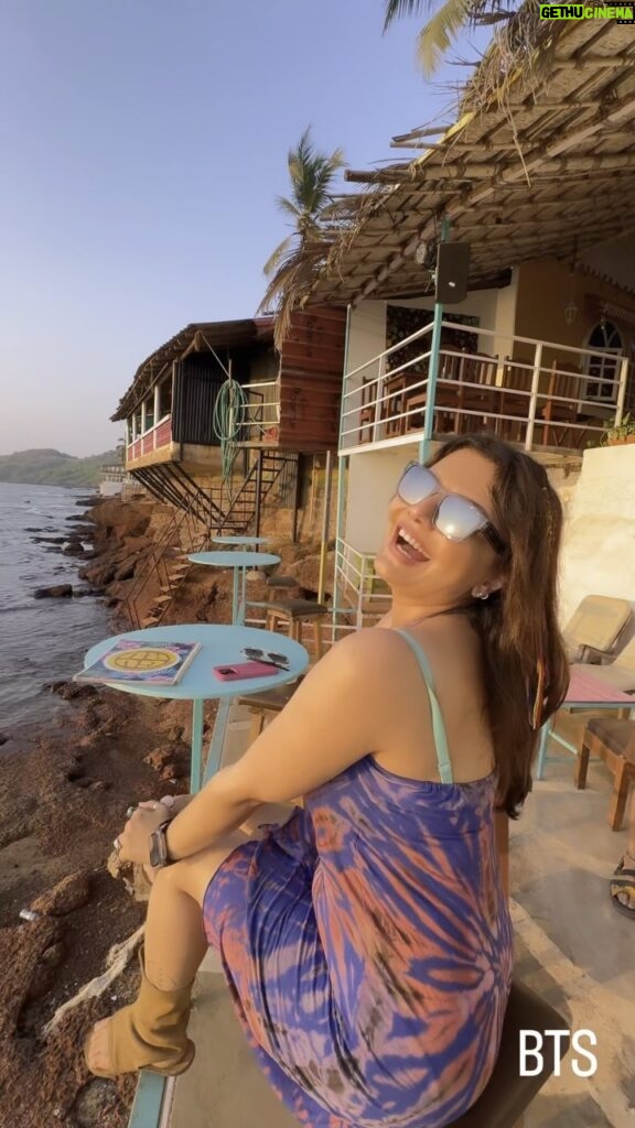 Deepshikha Nagpal Instagram - BTS with the gorgeous @deepshikha.nagpal and our in-house Photographer @latish_hiranandani BTS by @prem_sonii 🤫🥰 Anjuna Beach,Goa