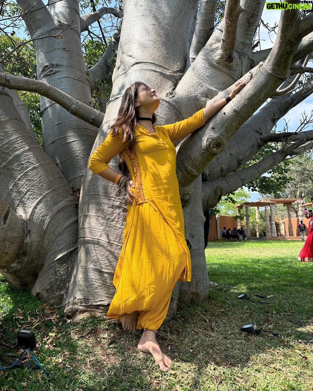 Deepshikha Nagpal Instagram - Reminder: Be soft and kind but take no shit.. . . #goodmorning #haveaniceday #happinessđź’• #greatful #ishafoundation #ishayogacenter #smile