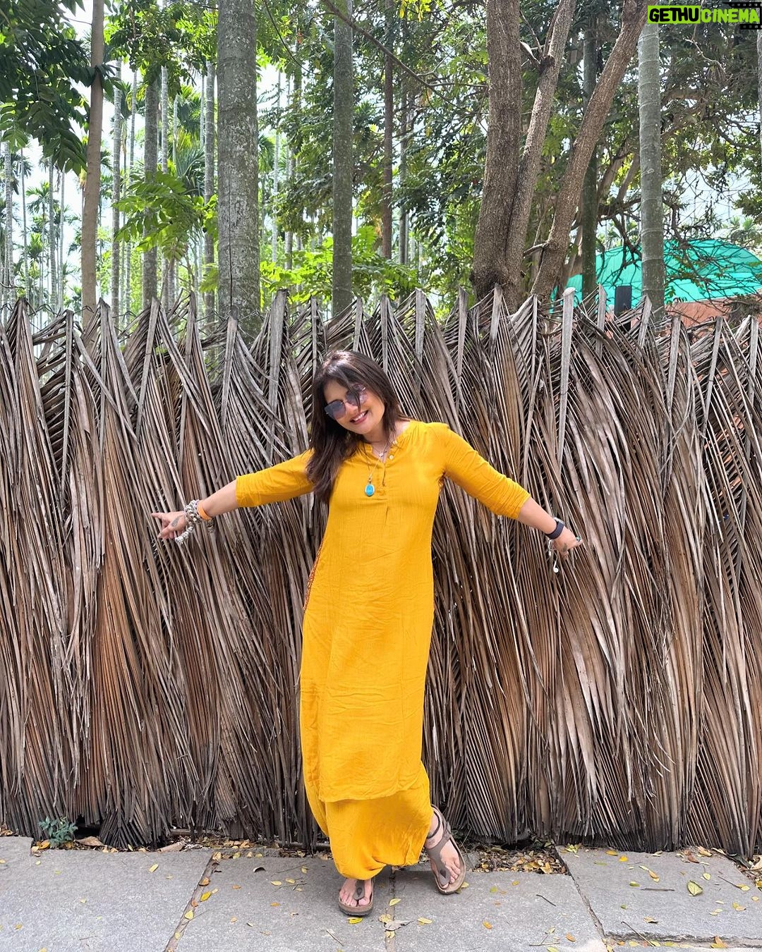 Deepshikha Nagpal Instagram - Reminder: Be soft and kind but take no shit.. . . #goodmorning #haveaniceday #happinessđź’• #greatful #ishafoundation #ishayogacenter #smile