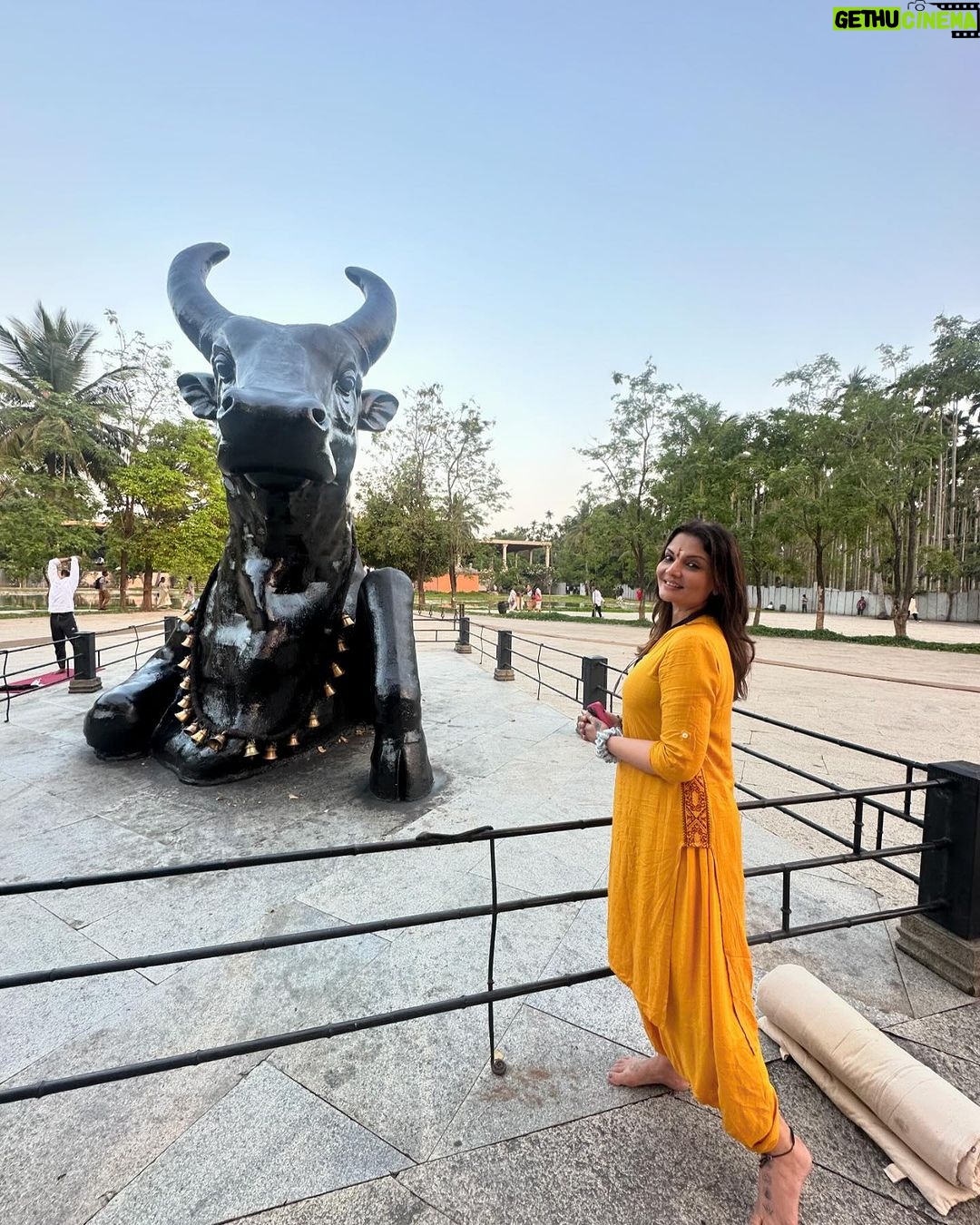 Deepshikha Nagpal Instagram - Reminder: Be soft and kind but take no shit.. . . #goodmorning #haveaniceday #happinessđź’• #greatful #ishafoundation #ishayogacenter #smile