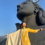 Deepshikha Nagpal Instagram - Embrace your inner strength and conquer the challenges that come your way. Har Har Mahadev!” . . . . #harharmahadev🙏 #shivay @isha.foundation @consciousplanet #blessed