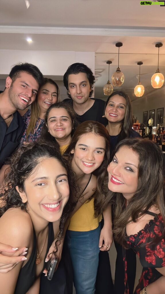 Deepshikha Nagpal Instagram - Surround yourself with with people that reflects who you want to be and how you want to feel . Energies are contagious. Love you all my darlings. . . .when frinds becomes family and family becomes friends ❤ . #blessed #evileye #love #blessed #bond #positivity #positivity #energy #fun #party #bonding #❤ #family