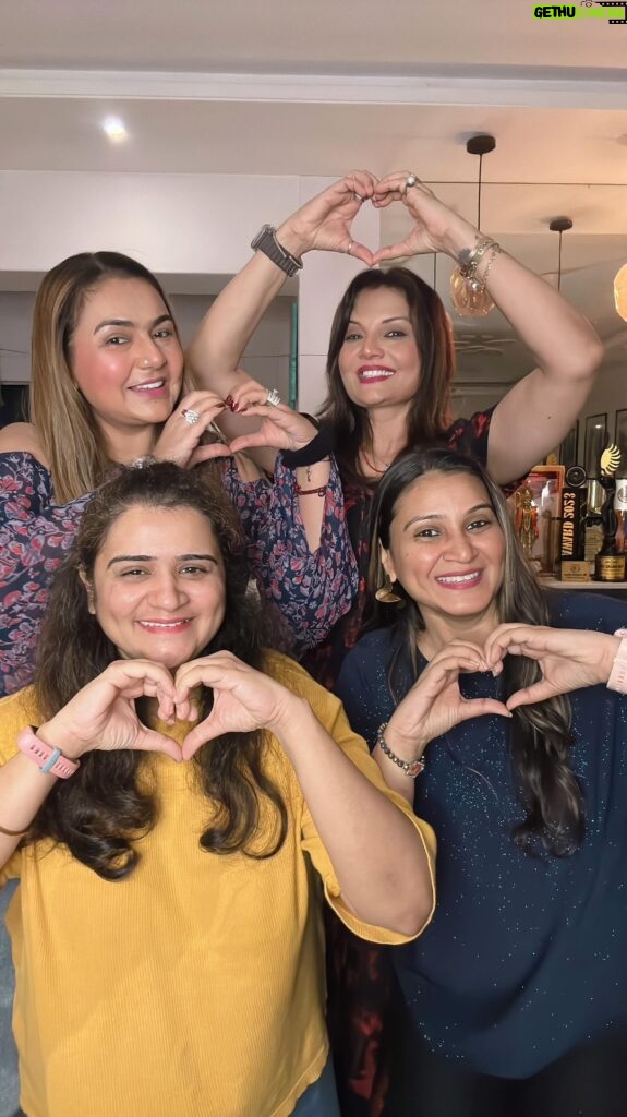 Deepshikha Nagpal Instagram - There is nothing on this earth more to be prized than true friendship.” — .... . . . . #friends #friendship#bond #love #happiness💕 #bonding #fun #masti #blessed