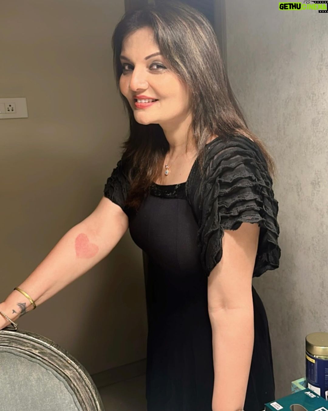 Deepshikha Nagpal Instagram - Behind every strong woman is a story that gave her no choice.. . . #attitude #choice #swag #happines #black