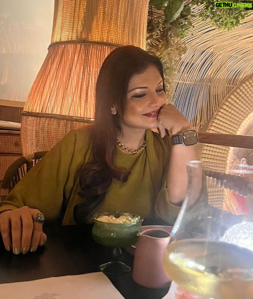 Deepshikha Nagpal Instagram - Nobody watches you harder than someone who hates your confidence. Cheers. .. With my darling @parulchawla9 . #haveaniceday #selfcaresunday #happiness💕 #love #blessed #thankyou