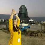 Deepshikha Nagpal Instagram - Wishing you a spiritually enlightening Mahashivratri filled with love and devotion.. . . #happymahashivratri🙏 #harharmahadev🙏 #omnamhshivay🙏🙏 #positivity #vibe #shiv #ishafoundation #ishayogacenter #adiyogi #sadguru🙏