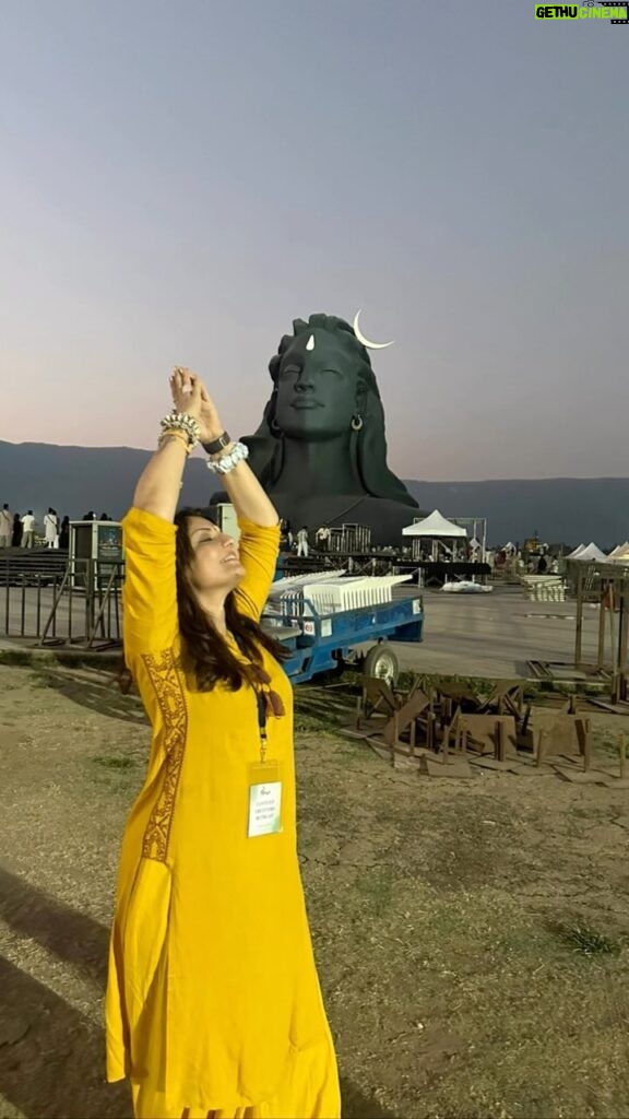 Deepshikha Nagpal Instagram - Wishing you a spiritually enlightening Mahashivratri filled with love and devotion.. . . #happymahashivratri🙏 #harharmahadev🙏 #omnamhshivay🙏🙏 #positivity #vibe #shiv #ishafoundation #ishayogacenter #adiyogi #sadguru🙏