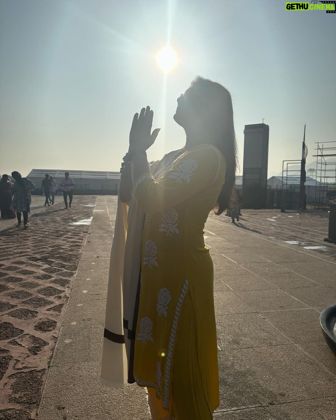 Deepshikha Nagpal Instagram - Surround yourself with people who motivate you to improve. Avoid drama, jealousy, and negativity.. . . #goodmorning #bless #happinessđź’• #smile #loveyourself #adiyogi #satguru #ishafoundation #ishayogacenter