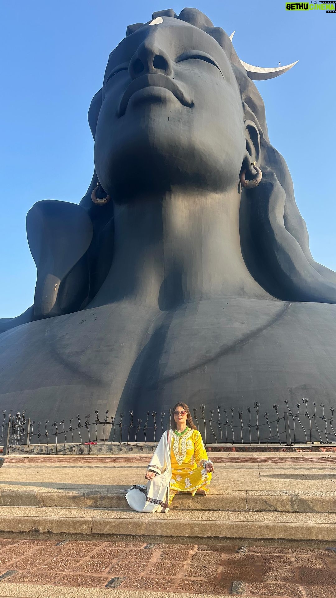 Deepshikha Nagpal Instagram - When the world makes you feel bad, Mahadev comes to your aid. . . .#omnamovenkateshaya #shiva #ishafoundation #ishayogacenter #satguru #adiyogi #blessed #greatful