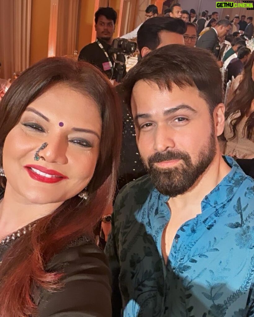 Deepshikha Nagpal Instagram - At @babasiddiqueofficial Iftar party. Always fun. . .and lovely to meet all beautiful people. ❤️ . #iftar #party #fun #positivity #vibe #❤