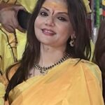 Deepshikha Nagpal Instagram - Too blessed to be stressed ❤️. . . #smile #goodmorning #happiness💕 #yellow #love #saree #beautiful iful