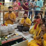 Deepshikha Nagpal Instagram - Har Har Mahadev. Beautiful Darshan at #mahakal #ujjan with beautiful people. . . #blessed #thankyou #🙏 #harharmahadev🙏