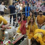 Deepshikha Nagpal Instagram - Har Har Mahadev. Beautiful Darshan at #mahakal #ujjan with beautiful people. . . #blessed #thankyou #🙏 #harharmahadev🙏
