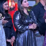 Deepshikha Nagpal Instagram - Congratulations to @dangal_tv_channel for their 1 st Dangal parivar awards. So happy and great team work of every one in Dangal family long way to go .❤️. . .and so proud of you my girl @mini.goel02 congratulations for your show mansundar❤️ . #congratulations #positivity #positivevibes #friendship @mini.goel02 @odiekhan @riitushivpuri @mannahsoulfry @snehawagh @dangal_tv_channel